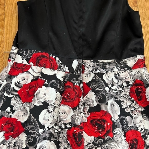 Beautiful and unique Party  dress - Picture 4 of 6